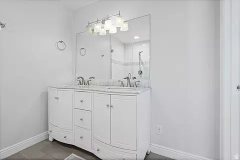Bath - 1155 S Palisades, Orem, UT 84097 photo 2 of 4