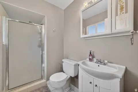 Bath - 323 Tobe Dr, Centerville, UT 84014 photo 2 of 2