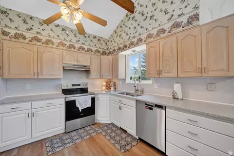 Kitchen - 323 Tobe Dr, Centerville, UT 84014 photo 1 of 3