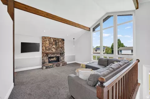 Living - 323 Tobe Dr, Centerville, UT 84014 photo 2 of 5