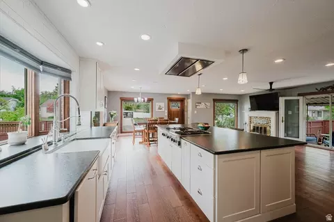979 E Crandall Ave, Millcreek, UT 84106