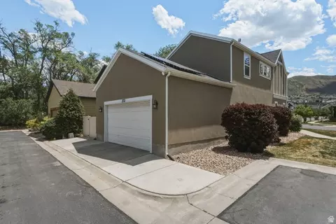 Exterior - 272 E Porter Ct, Draper, UT 84020 photo 7 of 7