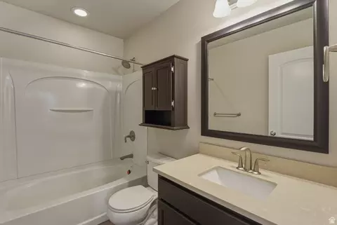 Bath - 272 E Porter Ct, Draper, UT 84020 photo 5 of 6