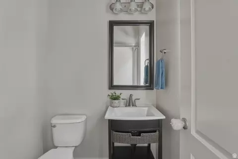 Bath - 272 E Porter Ct, Draper, UT 84020 photo 1 of 6