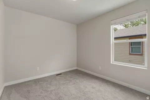 Bedroom - 272 E Porter Ct, Draper, UT 84020 photo 4 of 6