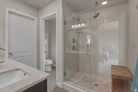 Bath - 272 E Porter Ct, Draper, UT 84020 photo 4 of 6