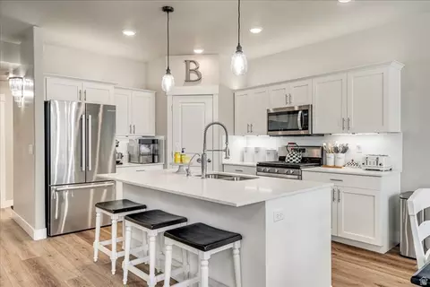 Kitchen - 1123 W 1810 S, Orem, UT 84058 photo 4 of 7