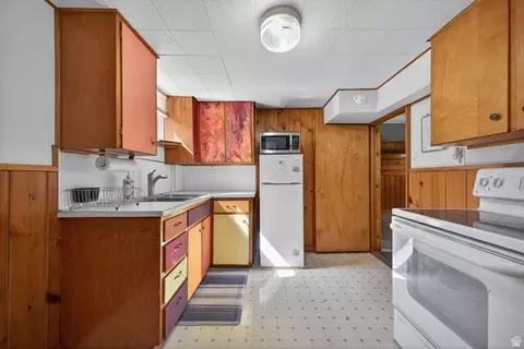 Kitchen - 955 E 35th St, Ogden, UT 84403 photo 5 of 5