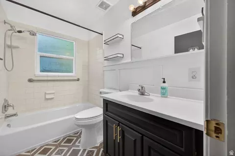 Bath - 955 E 35th St, Ogden, UT 84403 photo 2 of 4