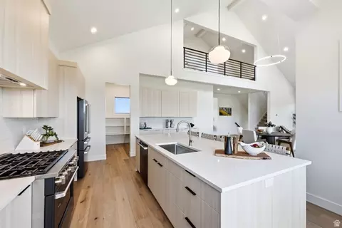 Kitchen - 1285 Lasso Trl, Hideout, UT 84036 photo 5 of 5