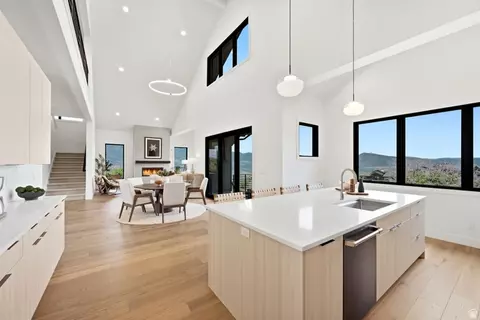 Kitchen - 1285 Lasso Trl, Hideout, UT 84036 photo 4 of 5