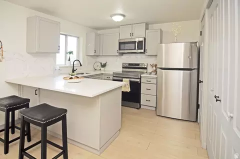 Kitchen - 1701 E 1470 S #13E, Ogden, UT 84404 photo 1 of 2