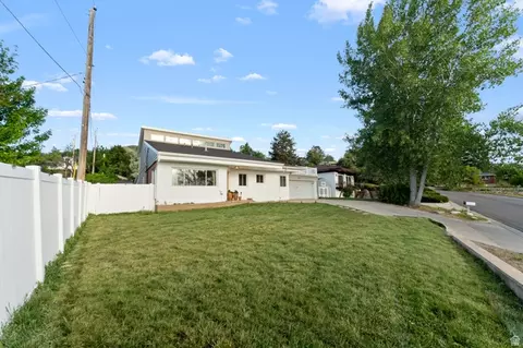 Exterior - 3541 S 50 W, Bountiful, UT 84010 photo 2 of 9