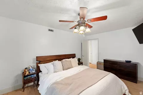 Bedroom - 3541 S 50 W, Bountiful, UT 84010 photo 3 of 9