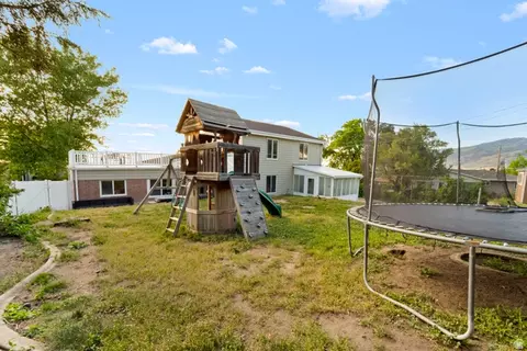 Exterior - 3541 S 50 W, Bountiful, UT 84010 photo 8 of 9
