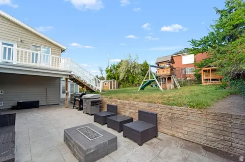 Exterior - 3541 S 50 W, Bountiful, UT 84010 photo 7 of 9