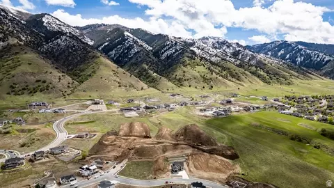 201 N Sherwood Dr #24, Providence, UT 84332