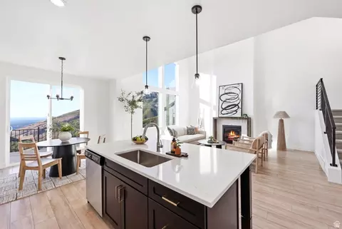 Kitchen - 2457 E Springtime Rd, Draper, UT 84020 photo 4 of 4