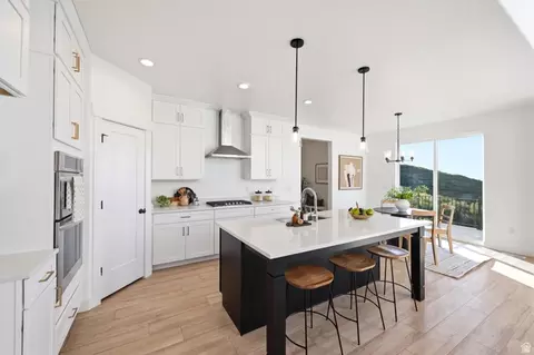 Kitchen - 2457 E Springtime Rd, Draper, UT 84020 photo 3 of 4