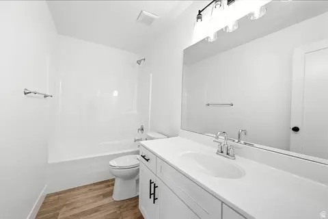 Bath - 2457 E Springtime Rd, Draper, UT 84020 photo 5 of 5