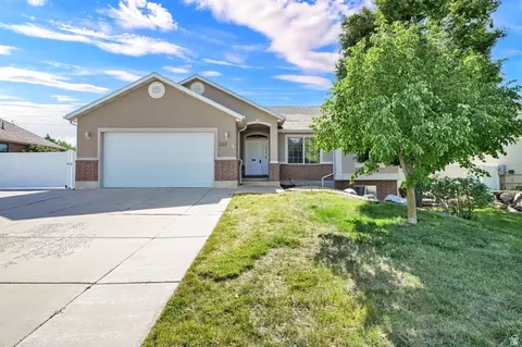 1111 S 2200 W, Syracuse, UT 84075
