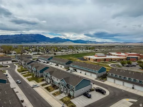 View/Area - 1716 E Talon Way N, Eagle Mountain, UT 84005 photo 3 of 10