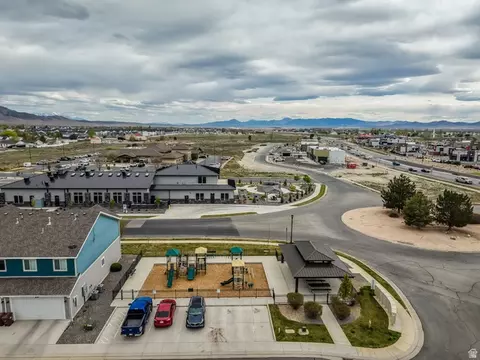 View/Area - 1716 E Talon Way N, Eagle Mountain, UT 84005 photo 8 of 10
