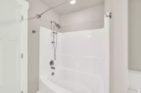 Bath - 1716 E Talon Way N, Eagle Mountain, UT 84005 photo 3 of 4