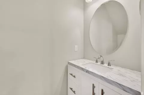 Bath - 1716 E Talon Way N, Eagle Mountain, UT 84005 photo 1 of 4