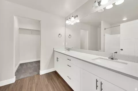 Bath - 1716 E Talon Way N, Eagle Mountain, UT 84005 photo 2 of 4