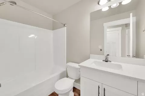 Bath - 1716 E Talon Way N, Eagle Mountain, UT 84005 photo 4 of 4