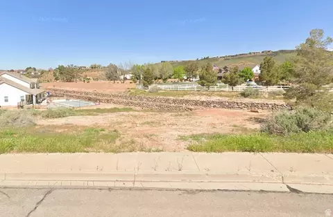 737 E Red Sands Dr, Washington, UT 84780