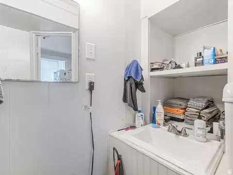Bath - 506 E 23rd S, Ogden, UT 84401 photo 6 of 6