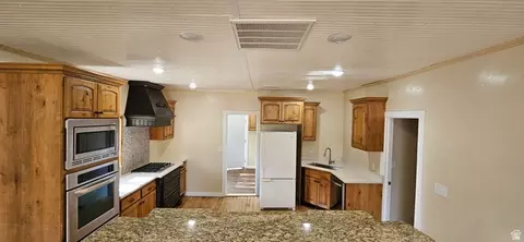 Kitchen - 227 E 100 S, Duchesne, UT 84021 photo 10 of 11