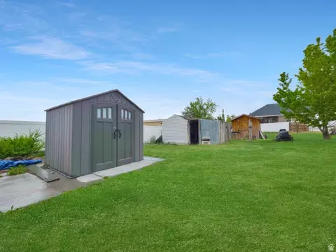 Exterior - 145 N 400 E, Levan, UT 84639 photo 5 of 8