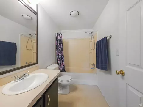 Bath - 145 N 400 E, Levan, UT 84639 photo 2 of 2
