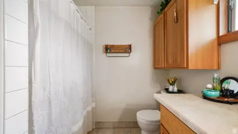 Bath - 255 E 13275 S, Draper, UT 84020 photo 2 of 4