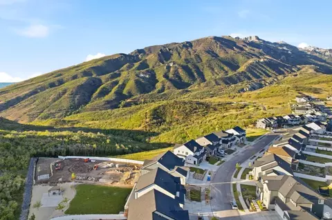 View/Area - 14648 S Springtime Rd, Draper, UT 84020 photo 5 of 6