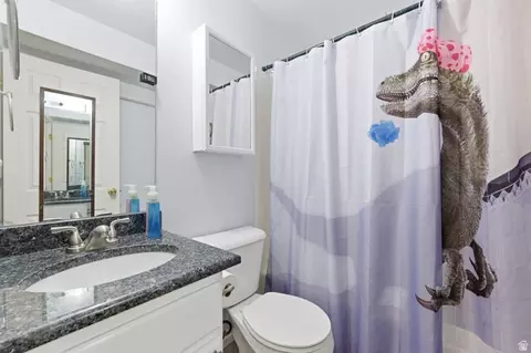 Bath - 7792 N Kookaburra Ct, Eagle Mountain, UT 84005 photo 3 of 3