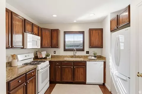 Kitchen - 7792 N Kookaburra Ct, Eagle Mountain, UT 84005 photo 1 of 2