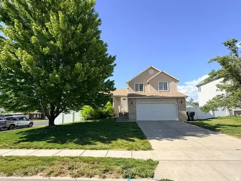 938 W 1520 N, Clinton, UT 84015