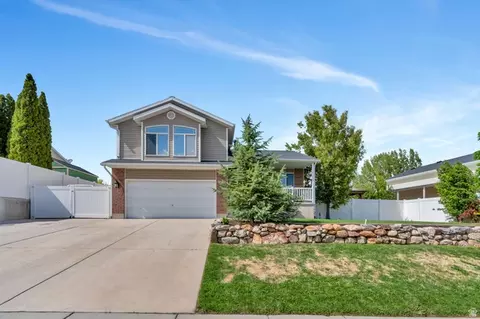5776 W Discovery Dr, West Jordan, UT 84081