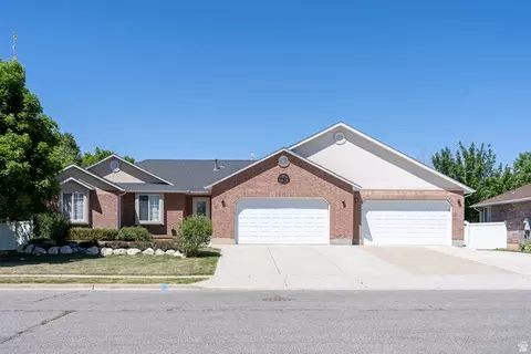 1828 W 1400 N, Clinton, UT 84015