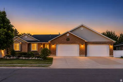 1828 W 1400 N, Clinton, UT 84015