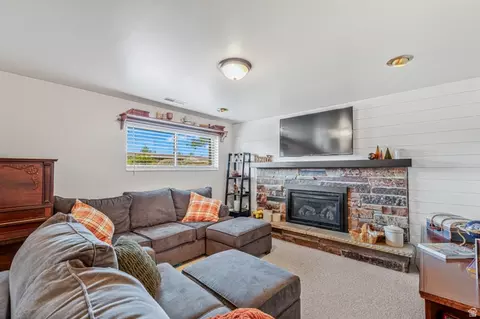 Living - 653 S 670 E, Orem, UT 84097 photo 4 of 6