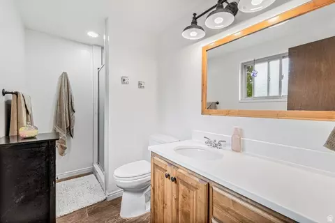 Bath - 653 S 670 E, Orem, UT 84097 photo 4 of 4