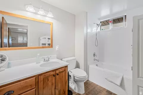 Bath - 653 S 670 E, Orem, UT 84097 photo 2 of 4