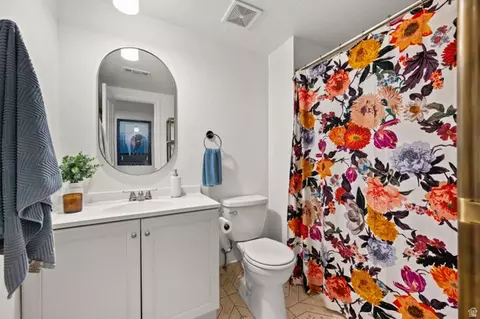 Bath - 5330 S 590 E #I, Murray, UT 84107 photo 1 of 2