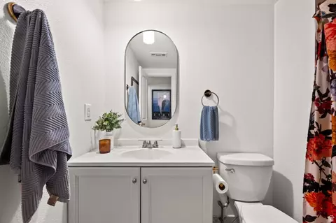 Bath - 5330 S 590 E #I, Murray, UT 84107 photo 2 of 2