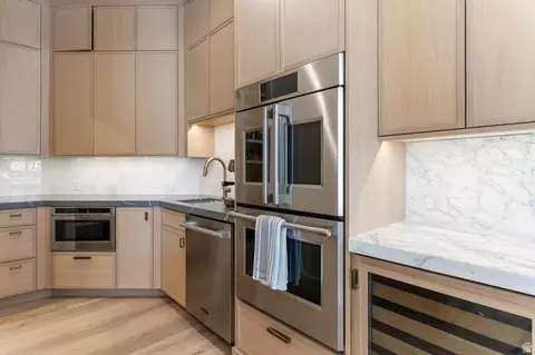 Kitchen - 1284 N Sagewood Ln E, Alpine, UT 84004 photo 6 of 8